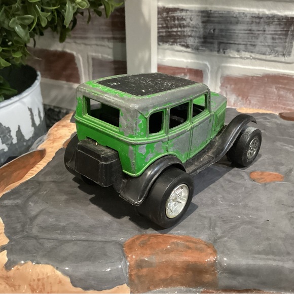 “5/$25” - Vintage Tootsietoy Model A Ford Touring Sedan - Collectible Diecast - Picture 4 of 11